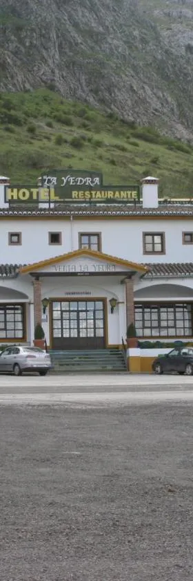 拉耶德拉酒店，位于安特克拉的酒店