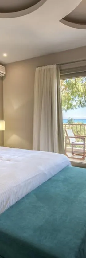 Koukounaria Hotel & Suites，位于阿里克斯的酒店