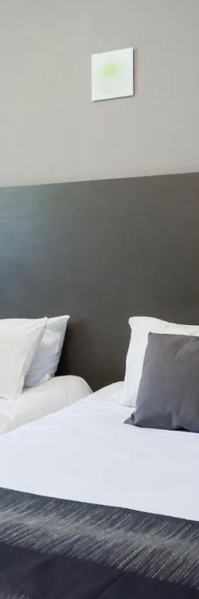 Logis Hôtel Le Mas De Jossyl，位于拉罗克当泰龙的酒店