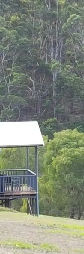 特莱尔彩虹山林小屋，位于彭伯顿的酒店