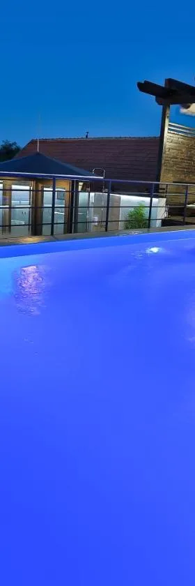 Garni Hotel Zen free parking，位于尼什的酒店