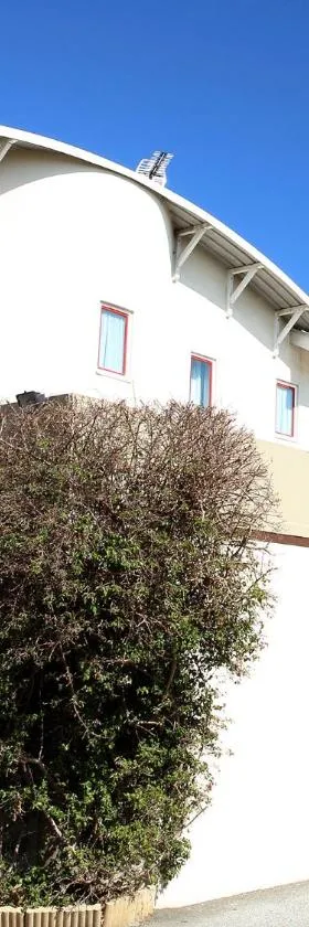 B&B HOTEL Villeneuve Loubet Plage，位于卢贝新城的酒店