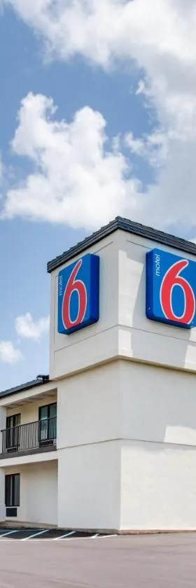 白宫6号汽车旅馆，位于白宫的酒店