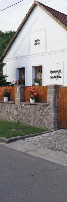 Cseresznyés Vendégház，位于Szomolya的酒店