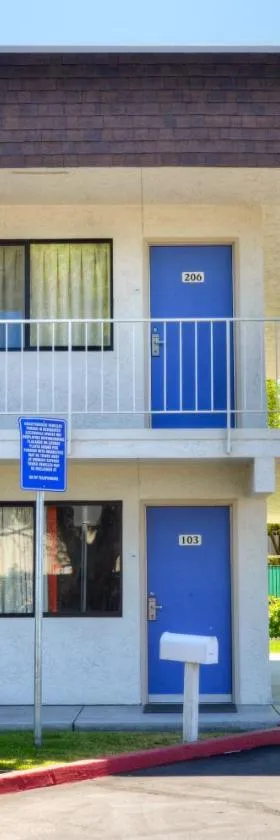 Motel 6-Santa Nella, CA - Los Banos - Interstate 5，位于桑塔妮拉的酒店