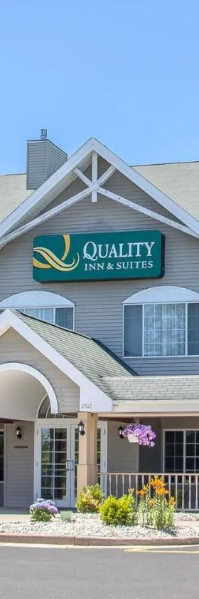 Quality Inn & Suites East Troy I-43，位于East Troy的酒店
