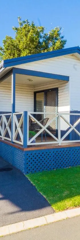 BIG4 Bunbury Riverside Holiday Park，位于Eaton的酒店