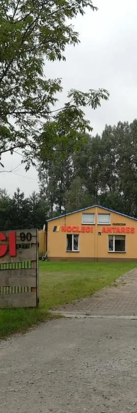 Antares noclegi u Basi，位于Młoszowa的酒店