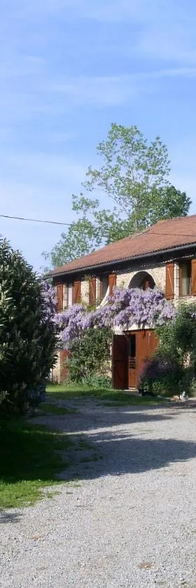 蕾诗化思农场住宿加早餐旅馆，位于Bonnac-la-Côte的酒店
