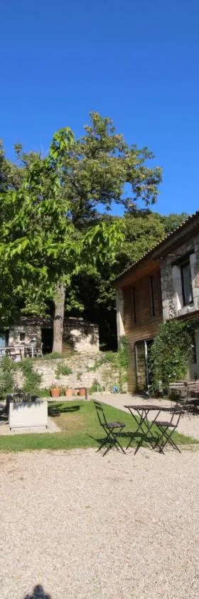Les Esplanes，位于拉加尔德阿代马的酒店