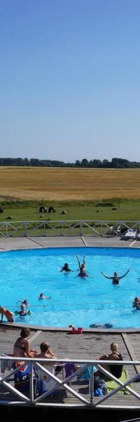 Camping & Feriecenter Samsø，位于Kolby的酒店