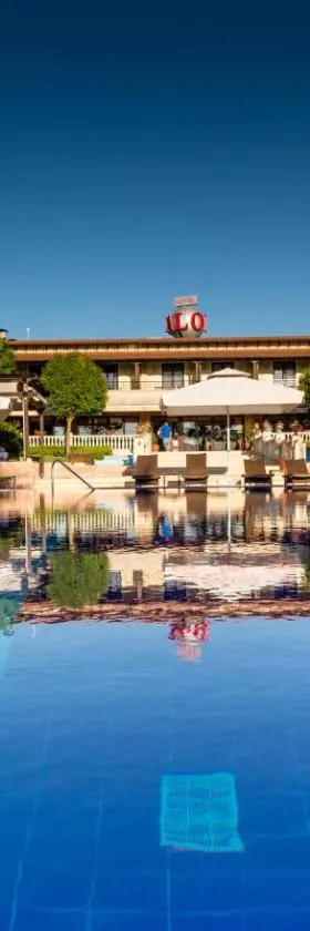 Avalon Airport Hotel Thessaloniki，位于塞尔米的酒店
