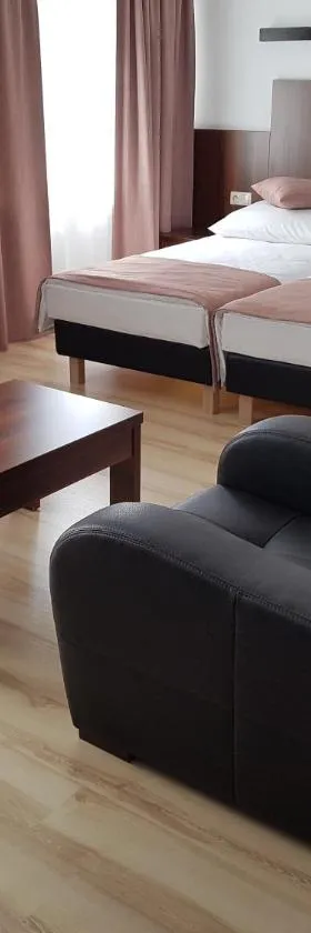 Pod Kominem Pokoje i Apartamenty，位于Brzezie的酒店