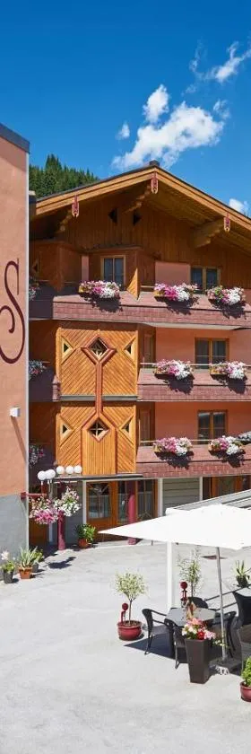 Hotel-Restaurant Schwaiger***，位于蓬高地区埃本的酒店