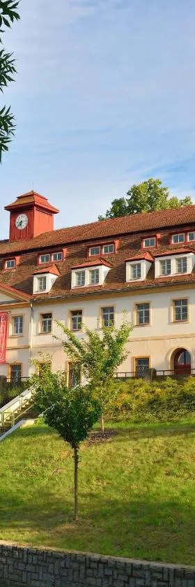 Hotel Tynec，位于Týnec nad Sázavou的酒店