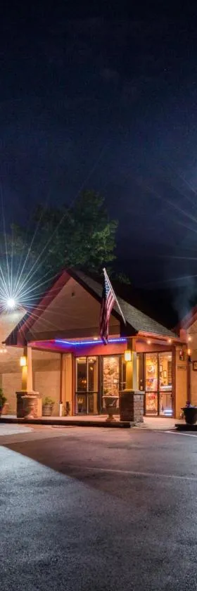 Inn of The Dove Romantic Luxury & Business Suites，位于本赛霖姆的酒店