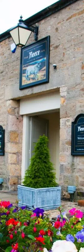 The Fleece Inn，位于Shireshead的酒店