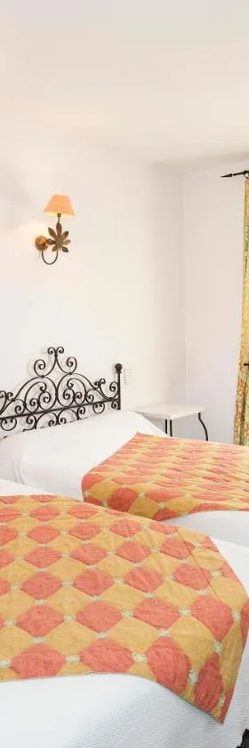 Logis Hôtels - Hôtel Restaurant du Midi，位于勒韦的酒店