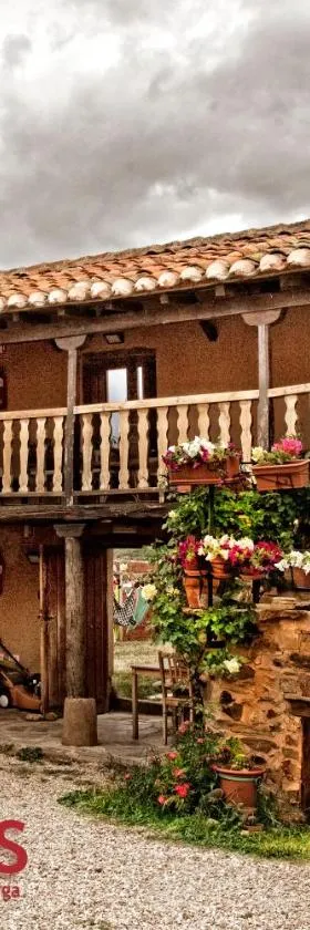 Albergue Rural Las Águedas，位于Murias de Rechivaldo的酒店