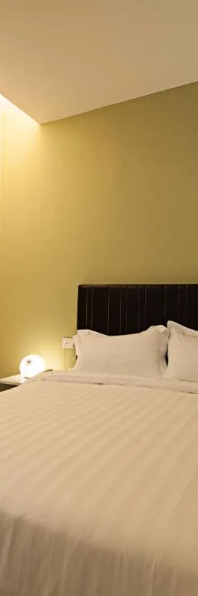 Seven Hotel，位于Putatan的酒店