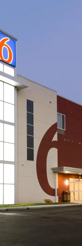 Motel 6 Poplar Bluff, MO，位于波普勒布拉夫的酒店