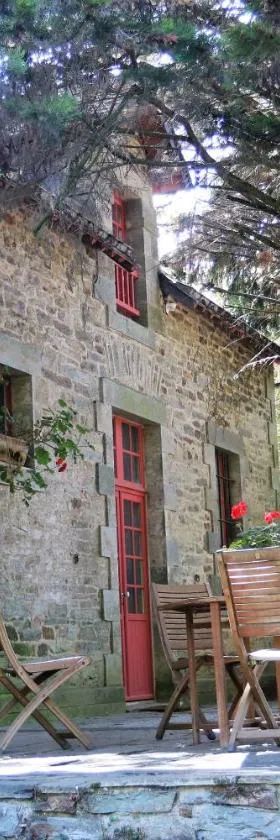 Cottage du Manoir de Trégaray，位于Sixt-sur-Aff的酒店
