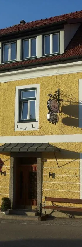 Gasthof Christine Enne，位于Albrechtsberg an der Grossen Krems的酒店