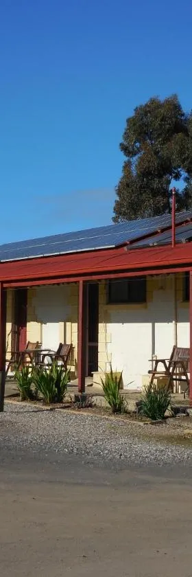 Inglewood Motel and Caravan Park Victoria，位于Inglewood的酒店