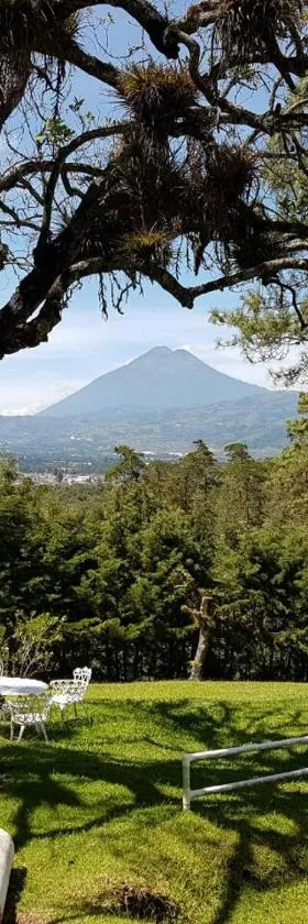 Bosque Macadamia，位于El Tejar的酒店