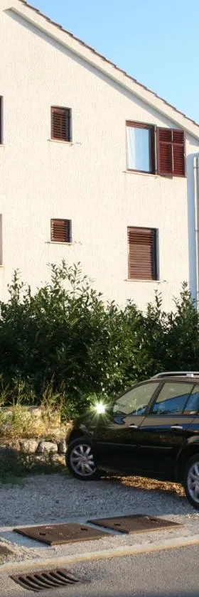 Apartments Duomo，位于茨雷斯的酒店