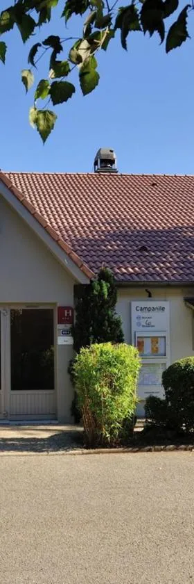 布雷斯布尔格村镇钟楼酒店，位于维里埃特的酒店