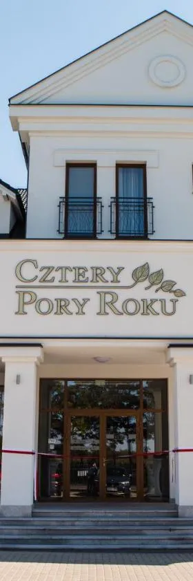 Hotel Cztery Pory Roku，位于波德拉谢地区别尔斯克的酒店