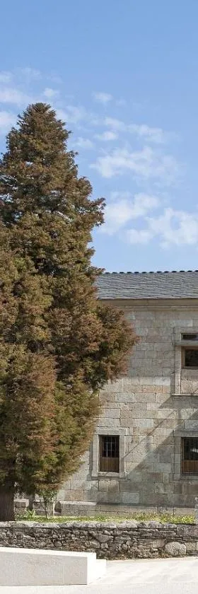 马格达莱纳修道院旅馆，位于萨里亚的酒店