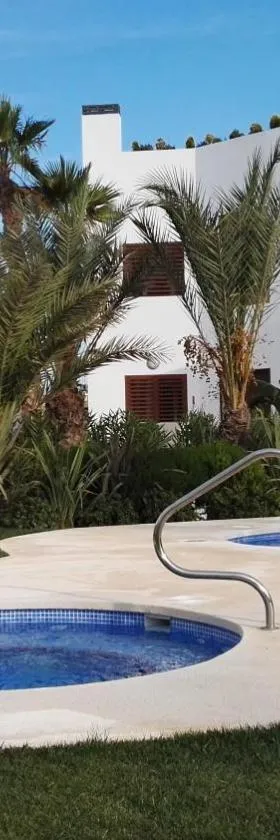 4daughters Secreto de la Zenia，位于奥里韦拉海滩的酒店