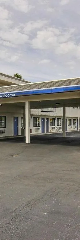 索尔文区6比尔顿汽车旅馆 ，位于比尔顿的酒店