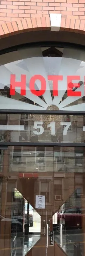 Phoenix Hotel Brooklyn Sunset Park，位于布鲁克林的酒店