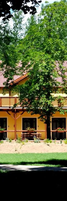 Forster Vadászkastély és Szálloda，位于Bugyi的酒店