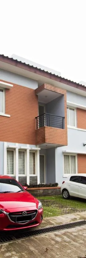 RedDoorz Plus near Siloam Karawaci，位于当格浪的酒店