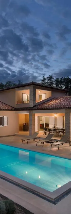 Istrian Villa Happy House，位于内德斯奇纳的酒店