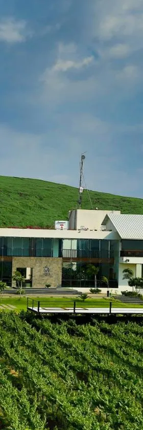 Regenta Resort Soma Vine Village Nashik，位于纳西克的酒店