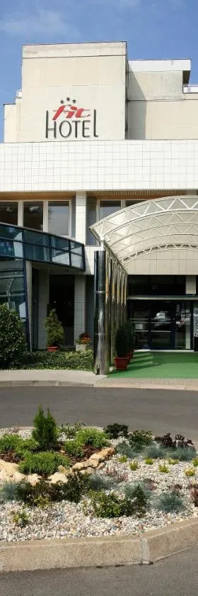 FIT酒店，位于普热罗夫的酒店