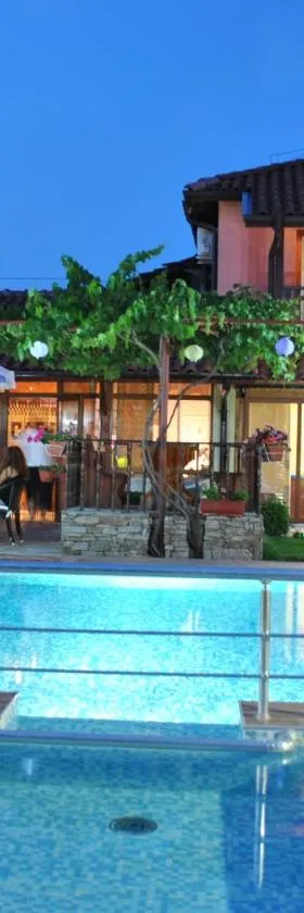 Family hotel Gradina，位于奥格尼亚诺沃的酒店