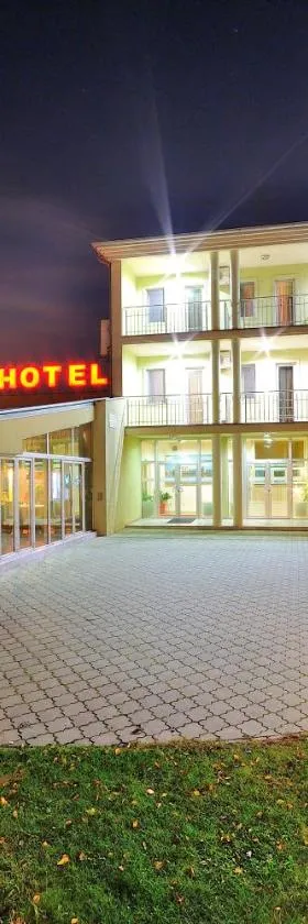 Hotel Dragović Smederevo，位于斯梅代雷沃的酒店