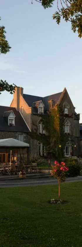 Manoir de la Roche Torin, The Originals Relais，位于Courtils的酒店