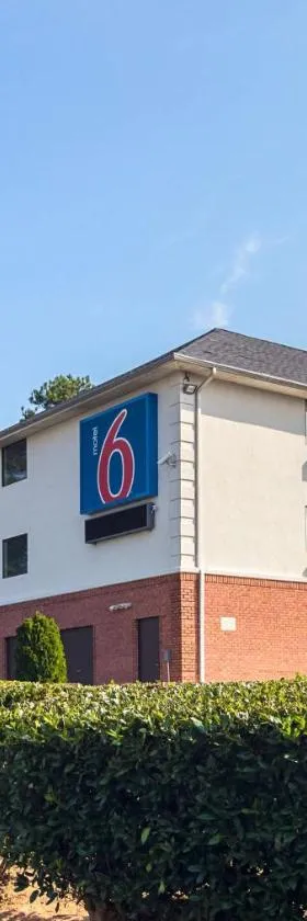 佐治亚州琼斯伯勒6号汽车旅馆，位于琼斯伯勒的酒店