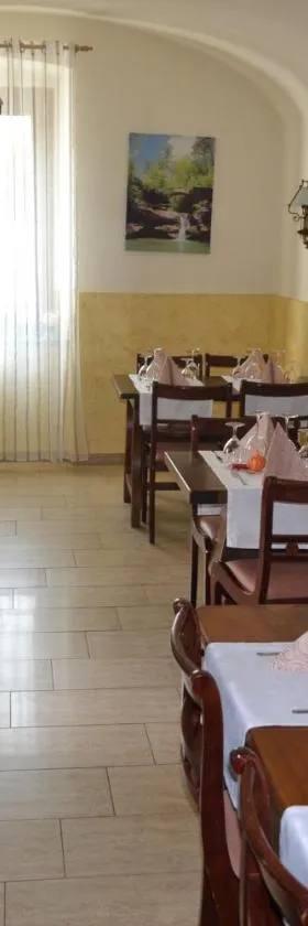 德尔庞特饭店，位于Cugnasco的酒店