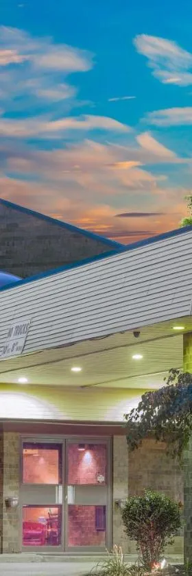 Skylight Inn Willoughby - Cleveland Mentor，位于威洛比的酒店