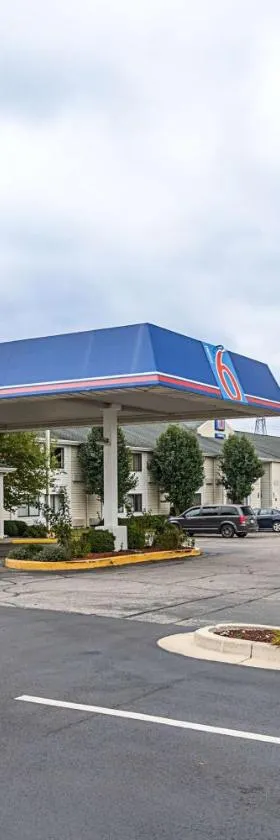 科科莫6号汽车旅馆，位于科科莫的酒店