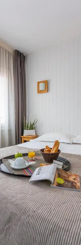 Logis Hôtel Le Relais，位于比斯卡罗斯的酒店