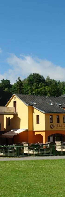 Hotel Střelnice，位于梅图耶河畔特普利采的酒店